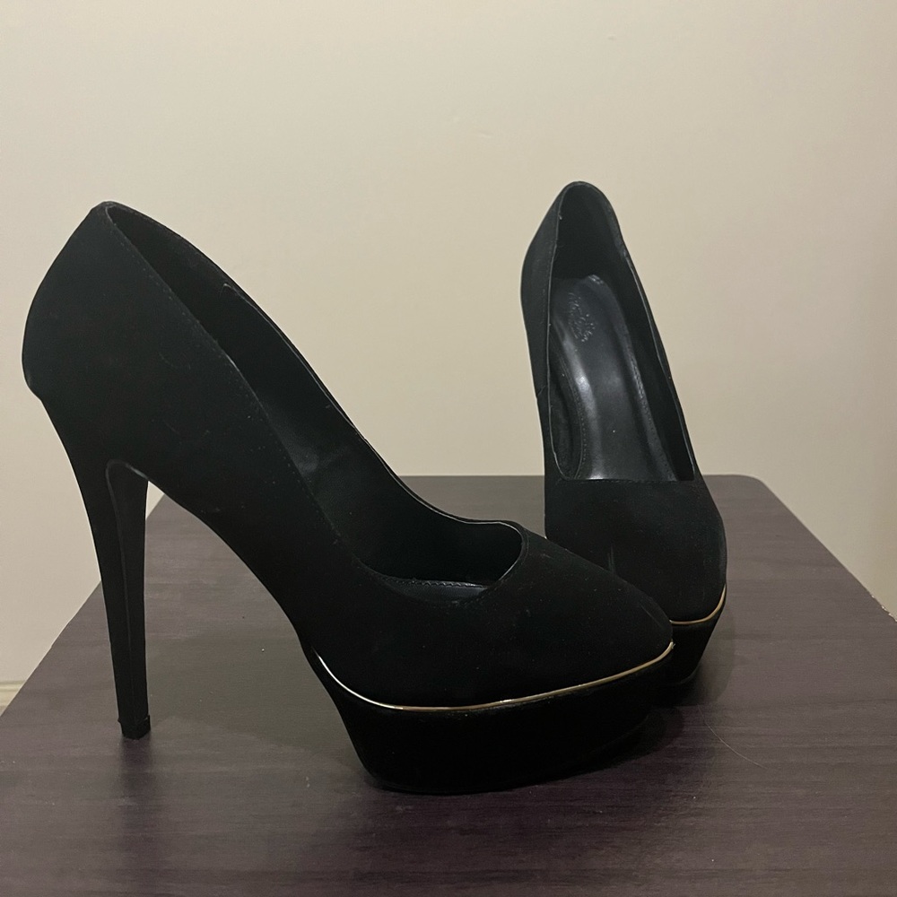 black and gold heels